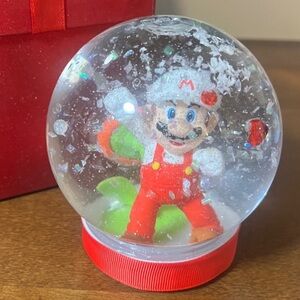 SUPER MARIO BROTHERS Snow Globe